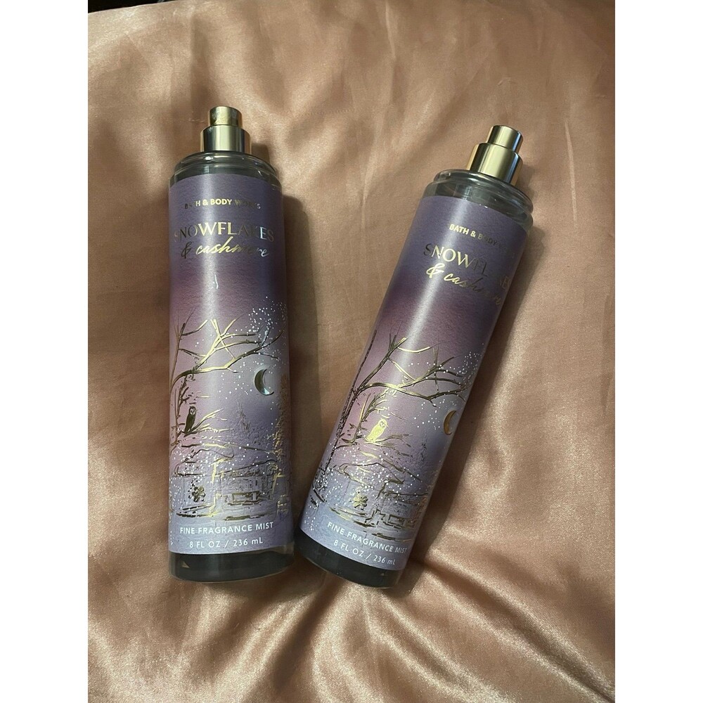 Two (2) Bath & body Works Snowflakes & Cashmere
fragrance mist
8 oz 236 ML
new